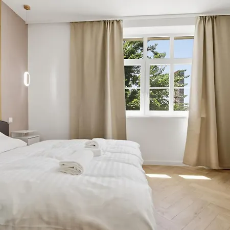 Boutique 1br In Downtown