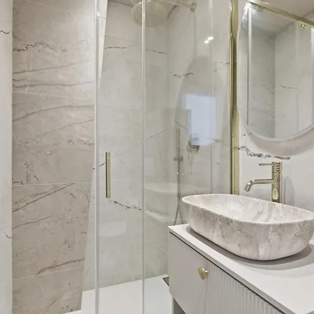Boutique 1br In Downtown Братислава